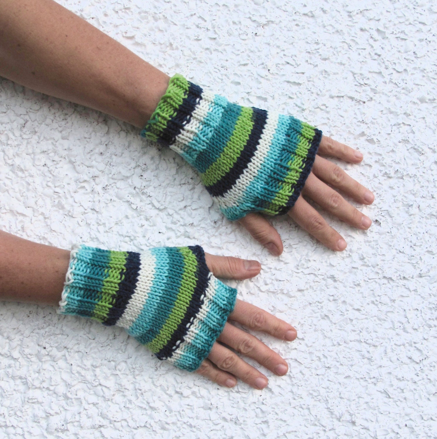 Grüne Fingerlose Handschuhe Aus Merinowolle Grüne Fingerlose Handschuhe Aus Merinowolle von HighlandFashionista