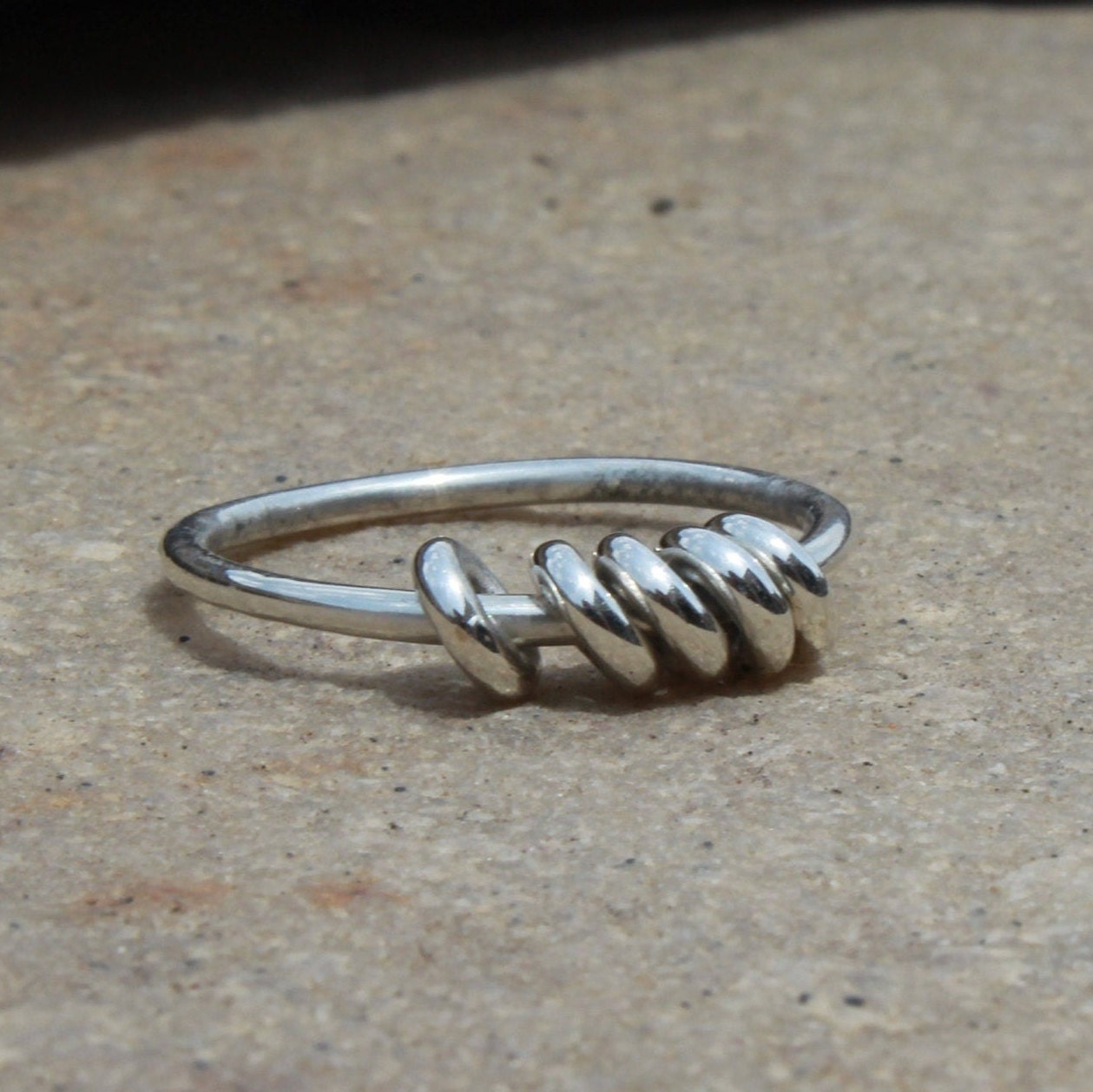 Fidget Ring Sterling Silber | Anti-Angst-Ring Zierlicher Boho Frauen Handgemachter Spinner Daumen Statement Fidget Ring Sterling Silber | Anti-Angst-Ring Zierlicher Boho Frauen Handgemachter Spinner Daumen Statement von HighlightIN