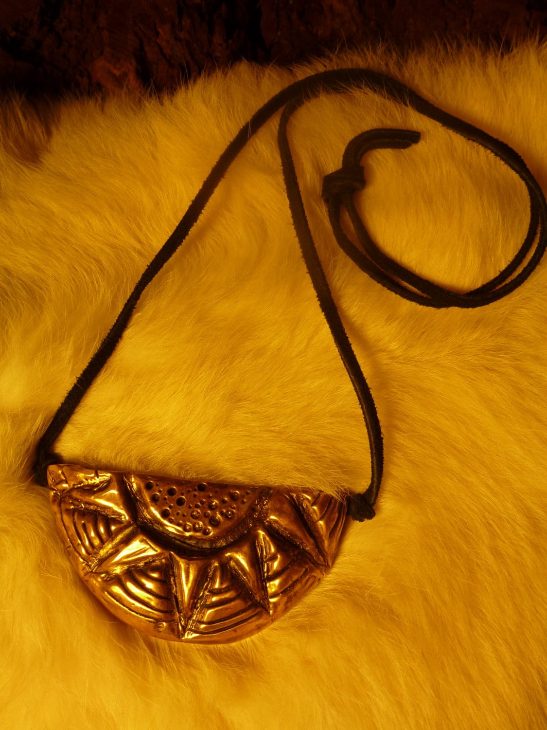 Aufgehenden Sonne Antik Bronze Halskette Aufgehenden Sonne Antik Bronze Halskette von Highwaygold