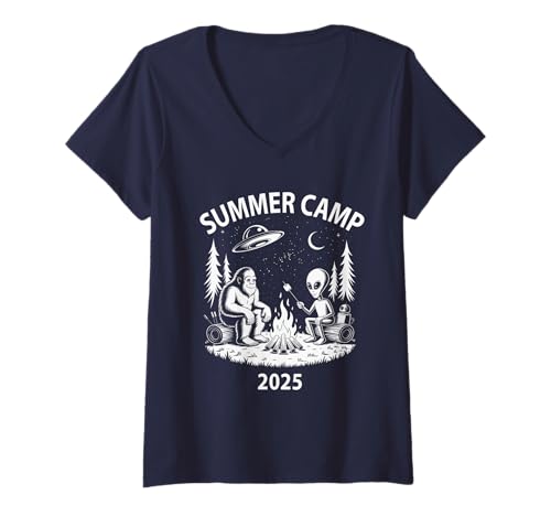Damen Süßes bestes Sommercamp 2025 Crew Alien Bigfoot Camping Squad T-Shirt mit V-Ausschnitt Damen Süßes bestes Sommercamp 2025 Crew Alien Bigfoot Camping Squad T-Shirt mit V-Ausschnitt von Hiking Cousins UFO Campfire Believer Autographs