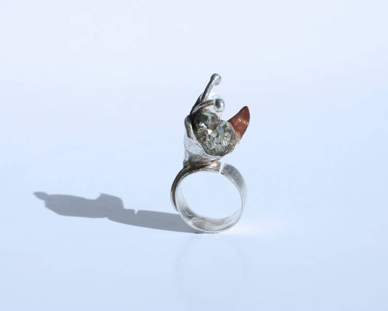 Pyrit Ring | Edelstein Rohkristall Handgefertigter Schmuck Natürlicher Minimal Silberring Blume Kostenloser Versand von HilalSecenDesigns