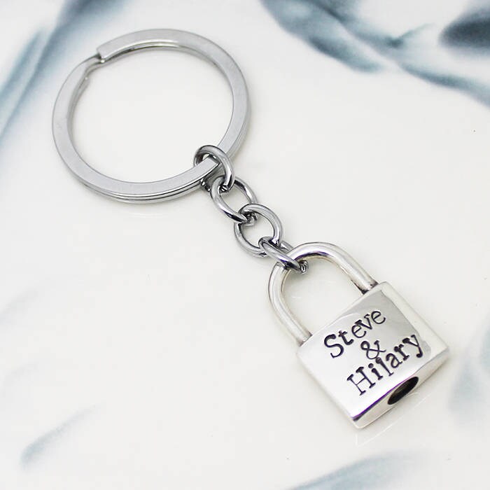 Personalisierte Padlock-Key-Kette, Vorhängeschloss, Silbernes Schloss, Silberschlüssel, Silberkette, Personalisiertes Geschenk, Geschenke Personalisierte Padlock-Key-Kette, Vorhängeschloss, Silbernes Schloss, Silberschlüssel, Silberkette, Personalisiertes Geschenk, Geschenke von HilaryandJune