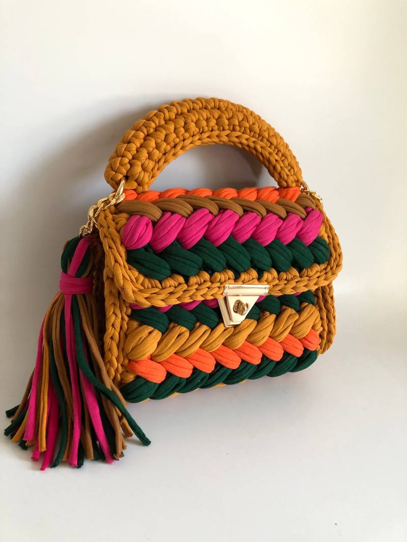 Gehäkelte Multi Color Tasche Handgewebte Umhängetasche Aus T-Shirt-Garn von HilenisDesign