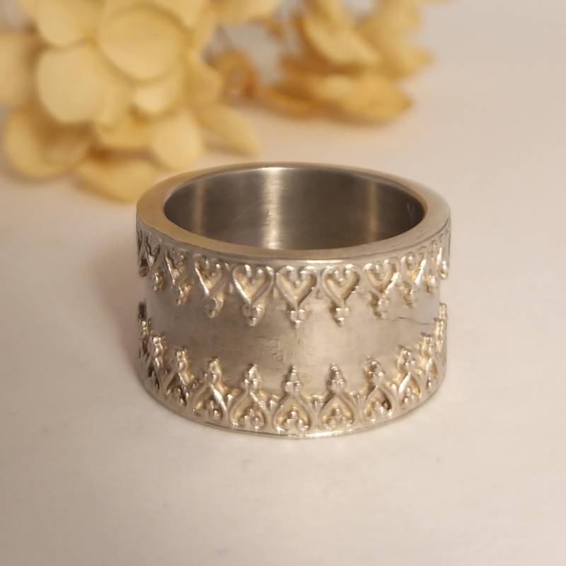 Galerie Bandring Silber Breit - Unikat Statement Ring Silber von HilkkaSejaSchmuck