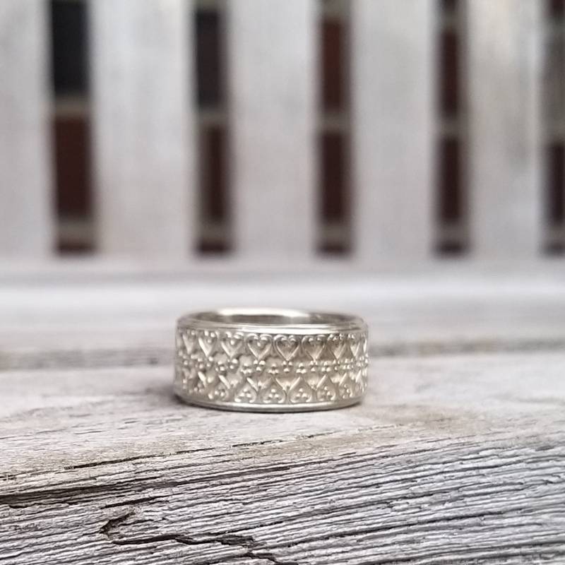 Galerie Bandring Silber Mittelbreit - Unikat Statement Ring von HilkkaSejaSchmuck