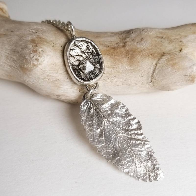 Unikat-Anhänger/Kette Rutilquarz Mit Rosenblatt Feinsilber von HilkkaSejaSchmuck