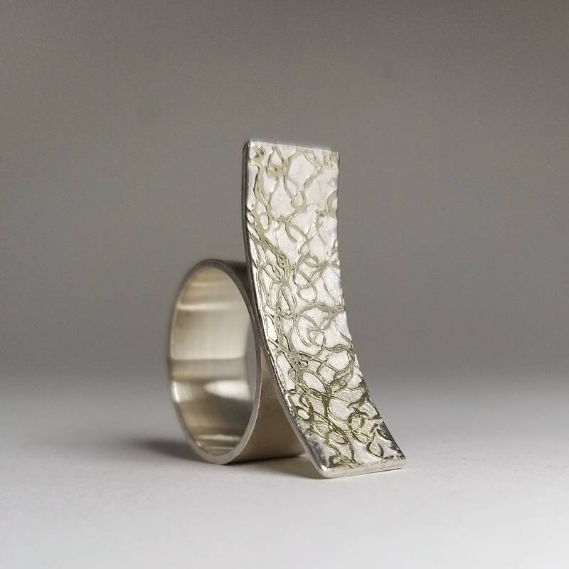 Unikat Auffälliger Statement Ring in Silber Und Gold von HilkkaSejaSchmuck