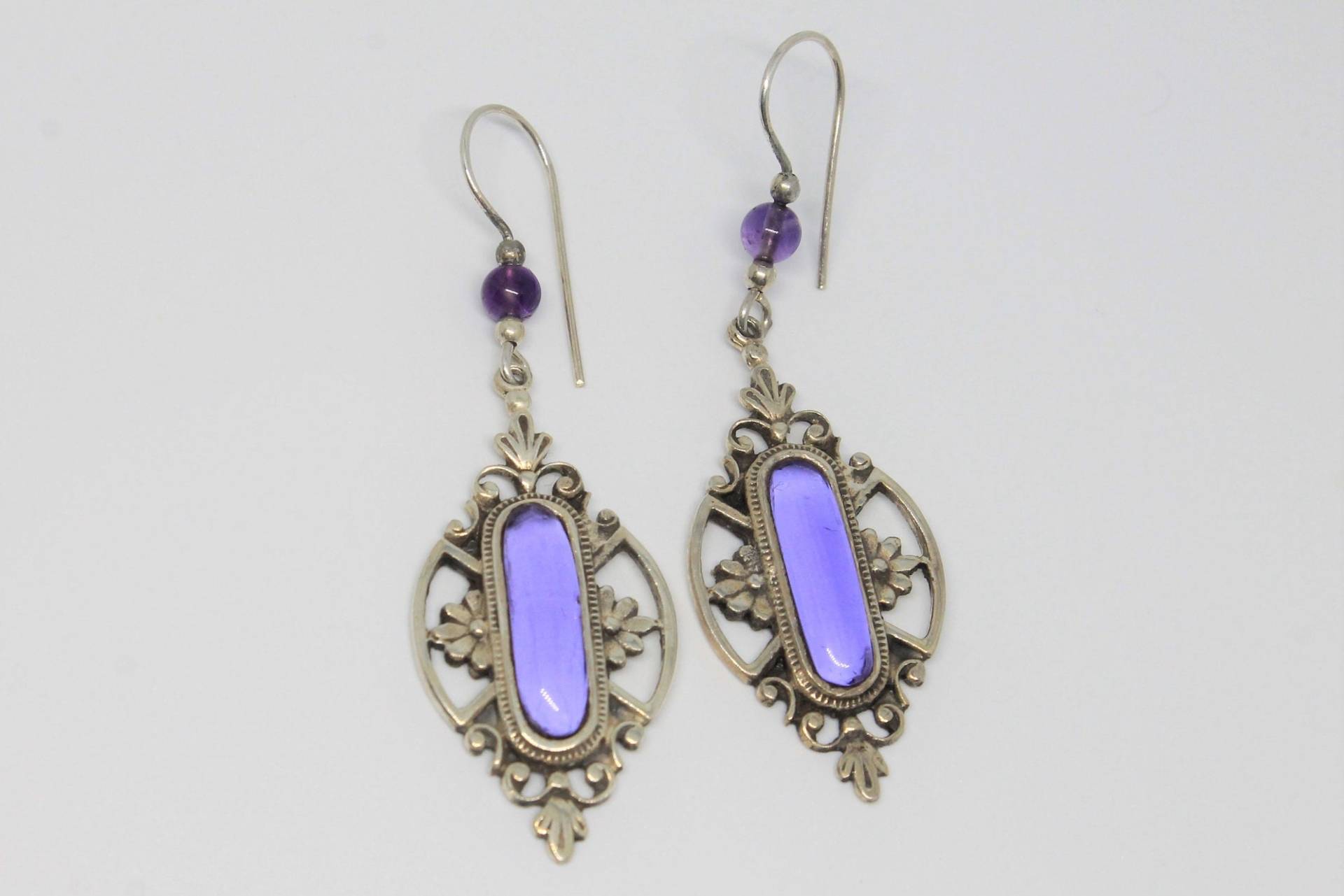 Amethyst Boho Floral Scroll Silber Tropfen Ohrringe Perlenhaken von HillChapelSilver