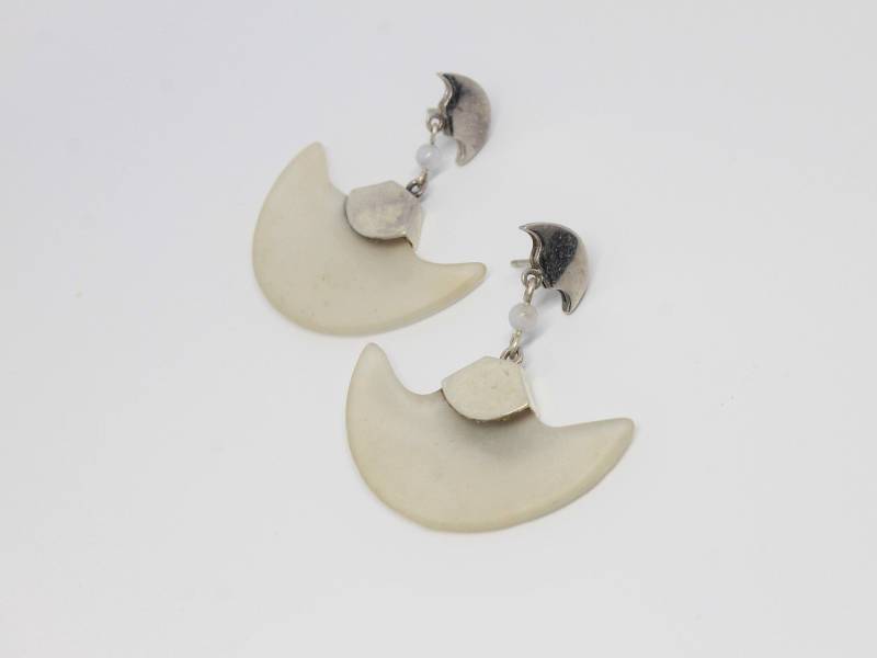 Gefrostete Kristall Mezzaluna Tropfen Sterling Silber Ohrringe Mit Perle von HillChapelSilver