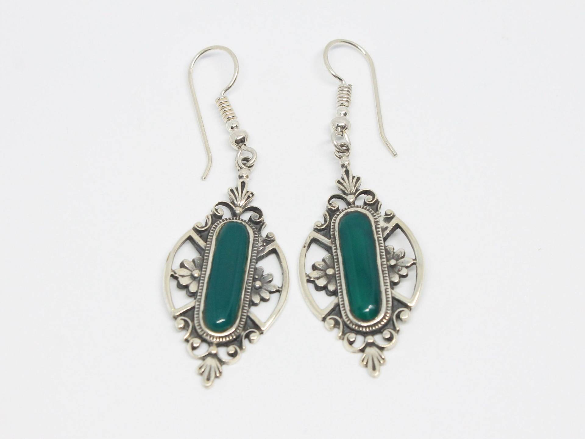 Grüner Onyx Boho Floral Scroll Silber Tropfen Ohrringe Grüner Onyx Boho Floral Scroll Silber Tropfen Ohrringe von HillChapelSilver