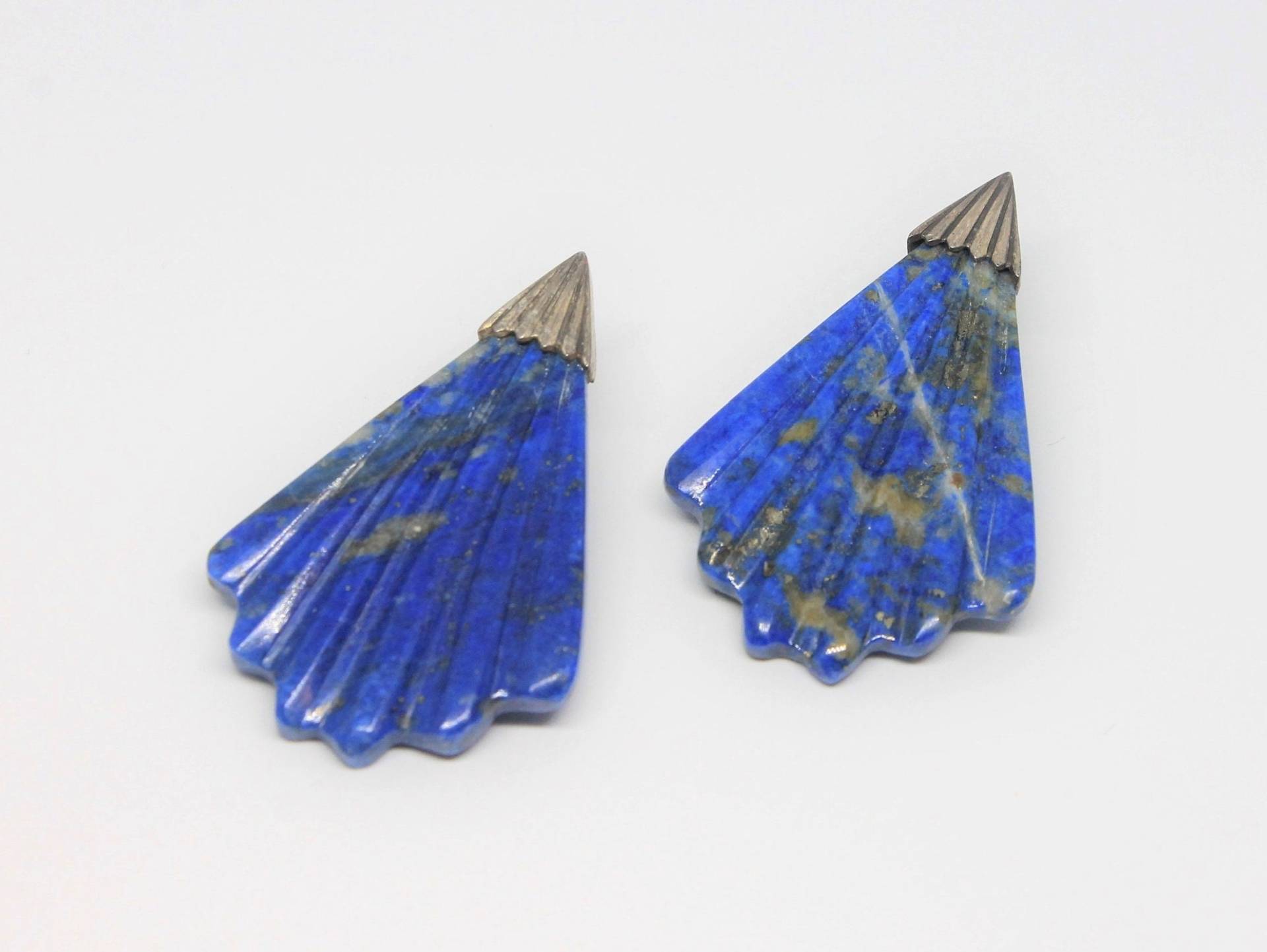 Lapislazuli Geschnitzte Boho Silber Ohrringe von HillChapelSilver