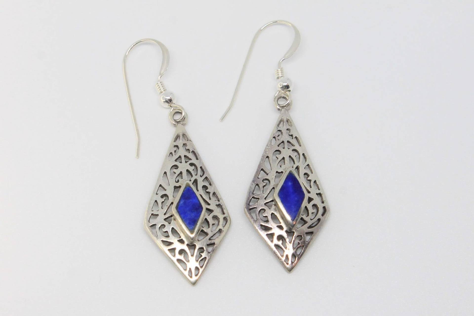 Lapislazuli Rhombus Tropfen Silber Ohrringe French Hooks von HillChapelSilver