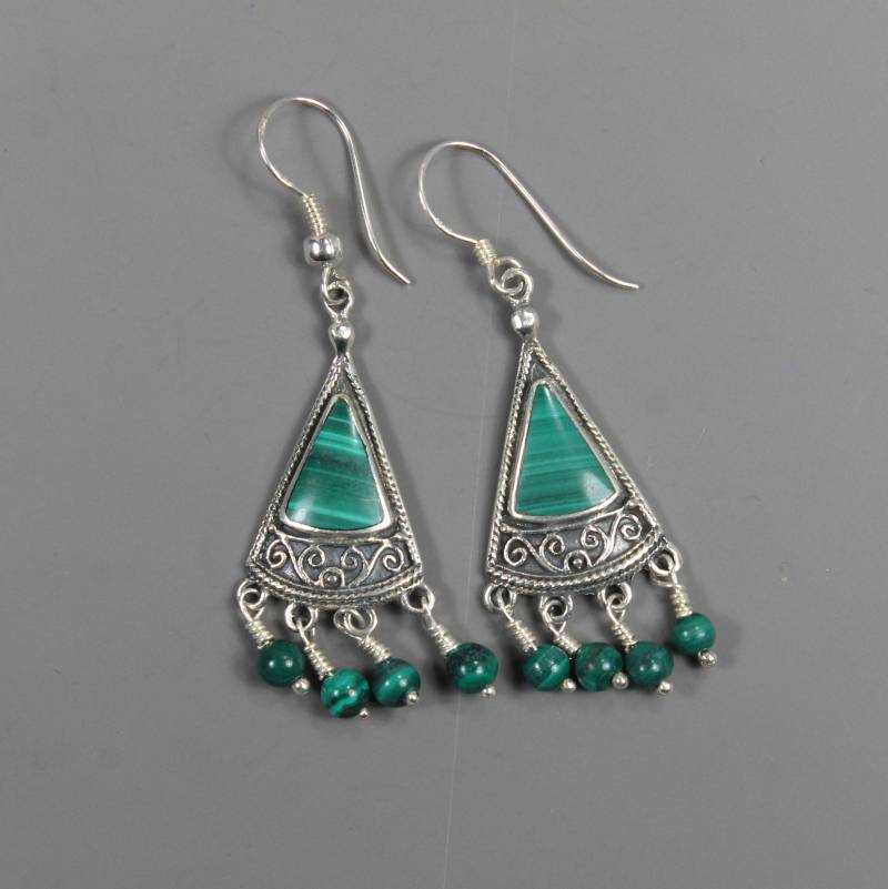 Malachit 4 Quasten Dreieck Silberohrringe von HillChapelSilver
