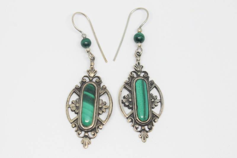 Malachit Boho Floral Scroll Silber Tropfen Ohrringe Perlenhaken von HillChapelSilver