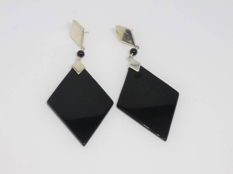 Onyx Diamantförmige Tropfen Silberohrringe Mit Perlen von HillChapelSilver