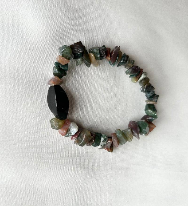 Edelstein Armband Moosachat Splitter Mit Funkelnder Grünfluss-Navette, Silikonfaden, Ungedehnt 18 cm, Unikat, Geschenk, Handmade in Germany von HillaBeads