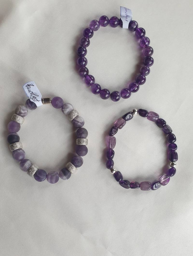 Edelstein Armband Verschiedene Lila Armbänder, Heilstein, Geburtsstein Skorpion, Wassermann Und Fisch, Unikat, Geschenk, Handmade in Germany von HillaBeads