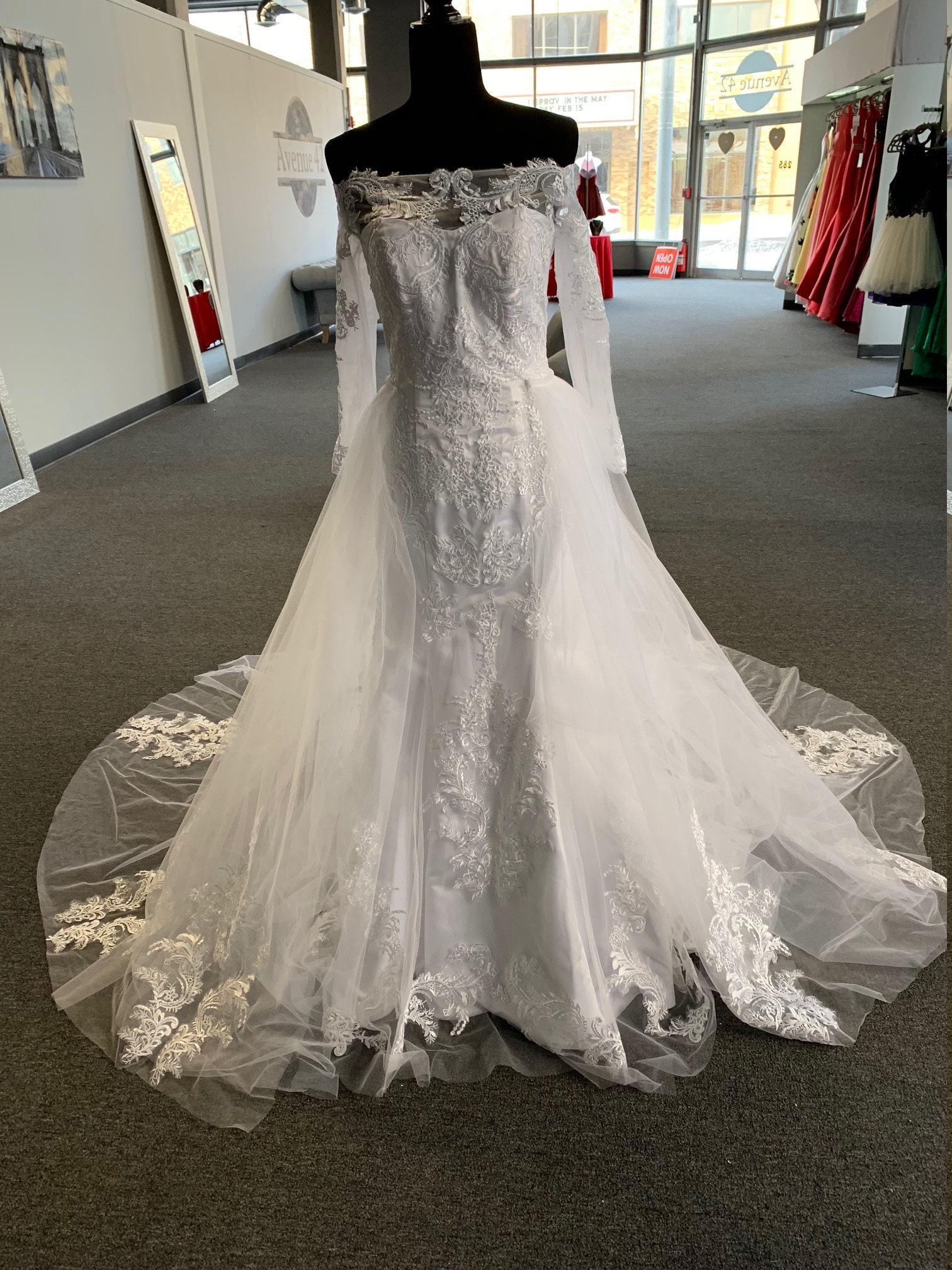 Brautjungfrau Kleid Mit Tüll Überrock Brautjungfrau Kleid Mit Tüll Überrock von HillaryMaddison