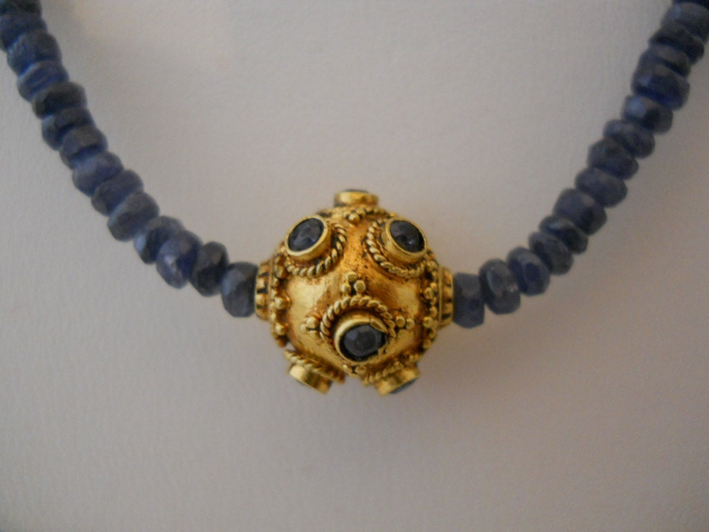 Echte Facettierte Saphir 20K Gold Halskette Mit Rundem & Mittelstück Echte Facettierte Saphir 20K Gold Halskette Mit Rundem & Mittelstück von HillcrestStudio