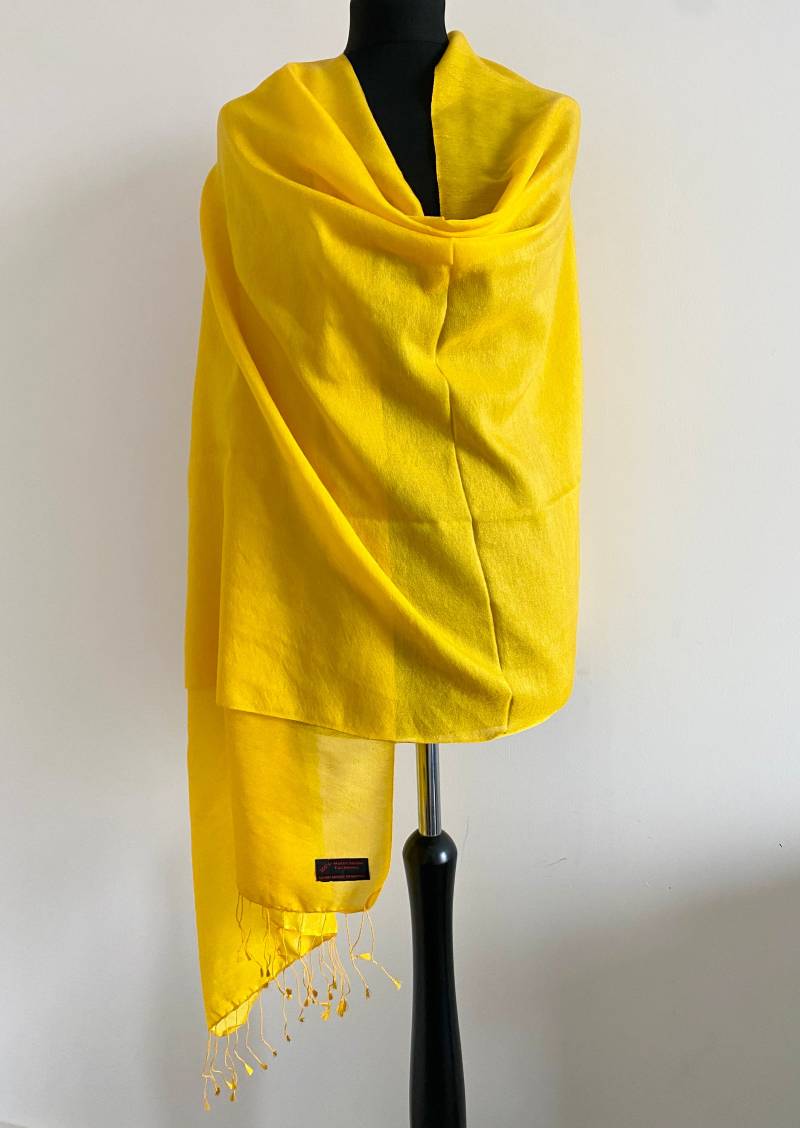 Gelbe Seide Mix Pashmina/Hochzeitsgeschenk/Brautjungfergift von Himalayanpearl