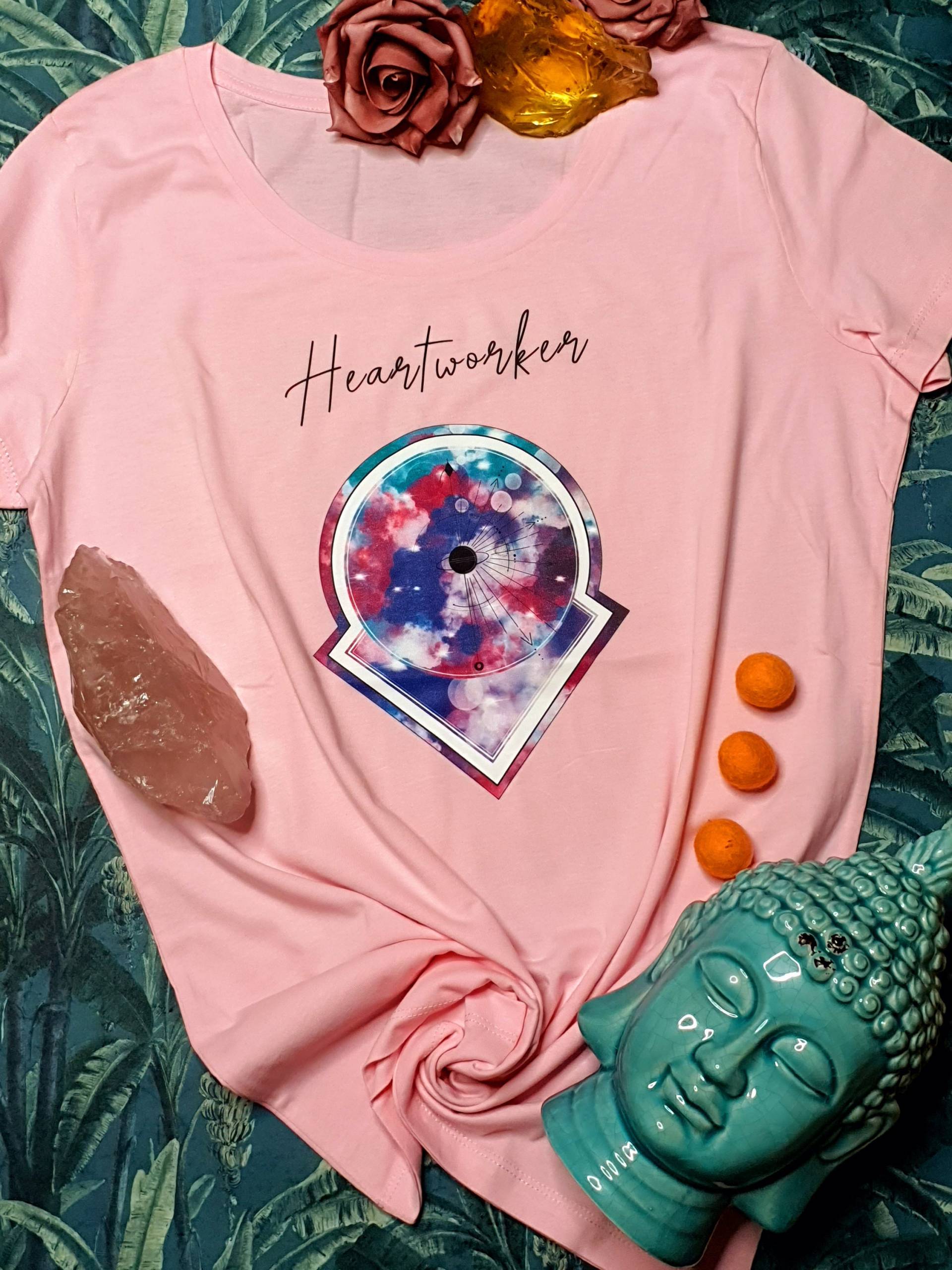 Heartworker - Lichtcodiertes, Fairtrade, Bio T-Shirt Spirituelle Kleidung Heartworker - Lichtcodiertes, Fairtrade, Bio T-Shirt Spirituelle Kleidung von HimmelBistDu