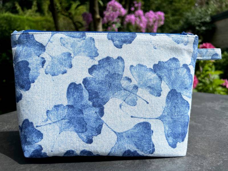 Kosmetiktasche "Ginkgo", Blau | Gr. M Kosmetiktasche "Ginkgo", Blau | Gr. M von HimmelsZwirn
