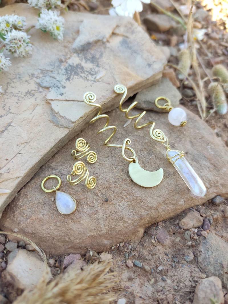 Dreadschmuck Set Spirale Aus Messingdraht Mond Bergkristall Hippie von HinaSun