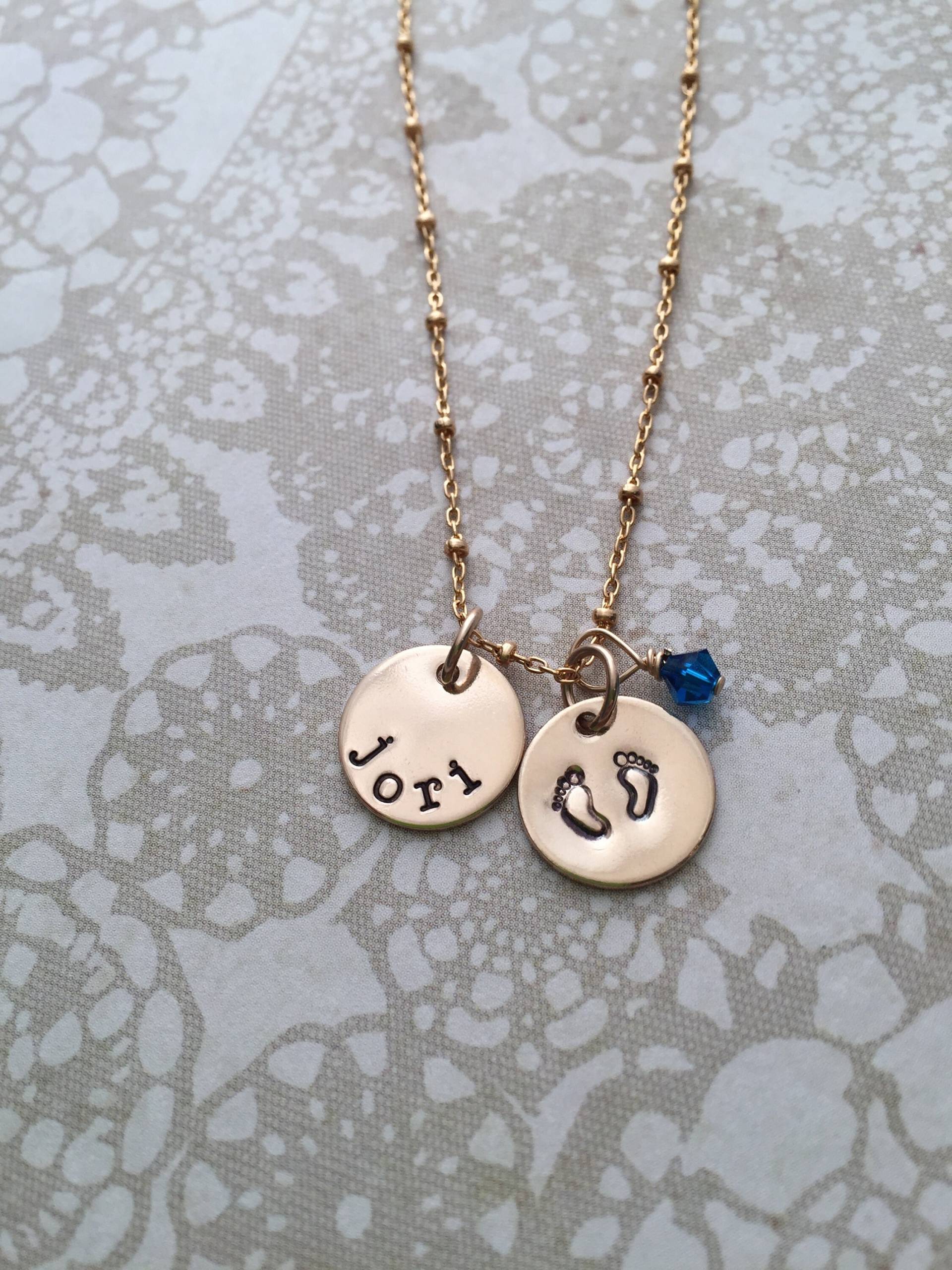 Gold-Fill Baby Füße Namenskette Gold-Fill Baby Füße Namenskette von HipMomJewelry