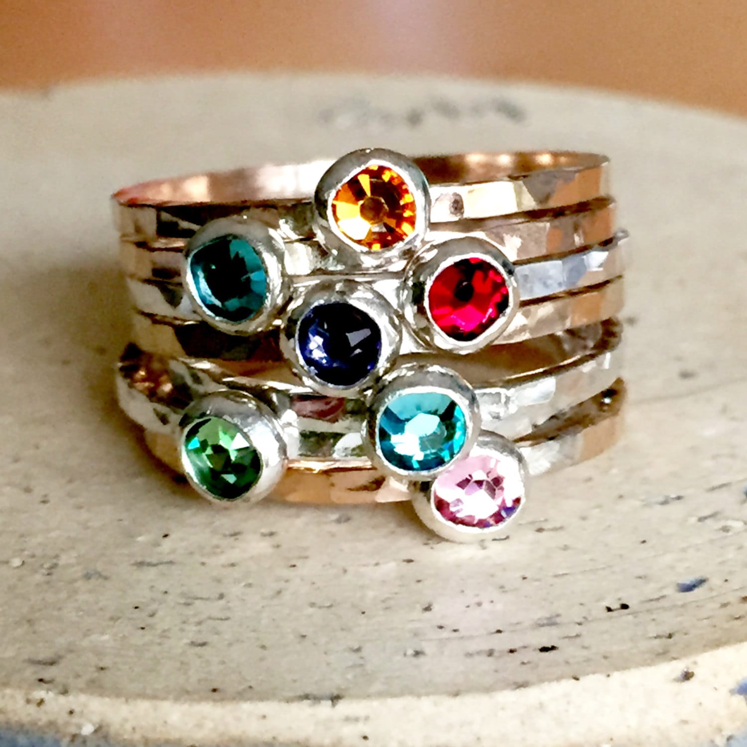 Zarte Geburtsstein Ring Zarte Geburtsstein Ring von HipMomJewelry