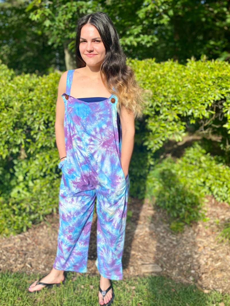 Handgemachter Tie Dye Overall, Handgemachter Boho Lila Meerjungfrau Berauschend von HippieComfort