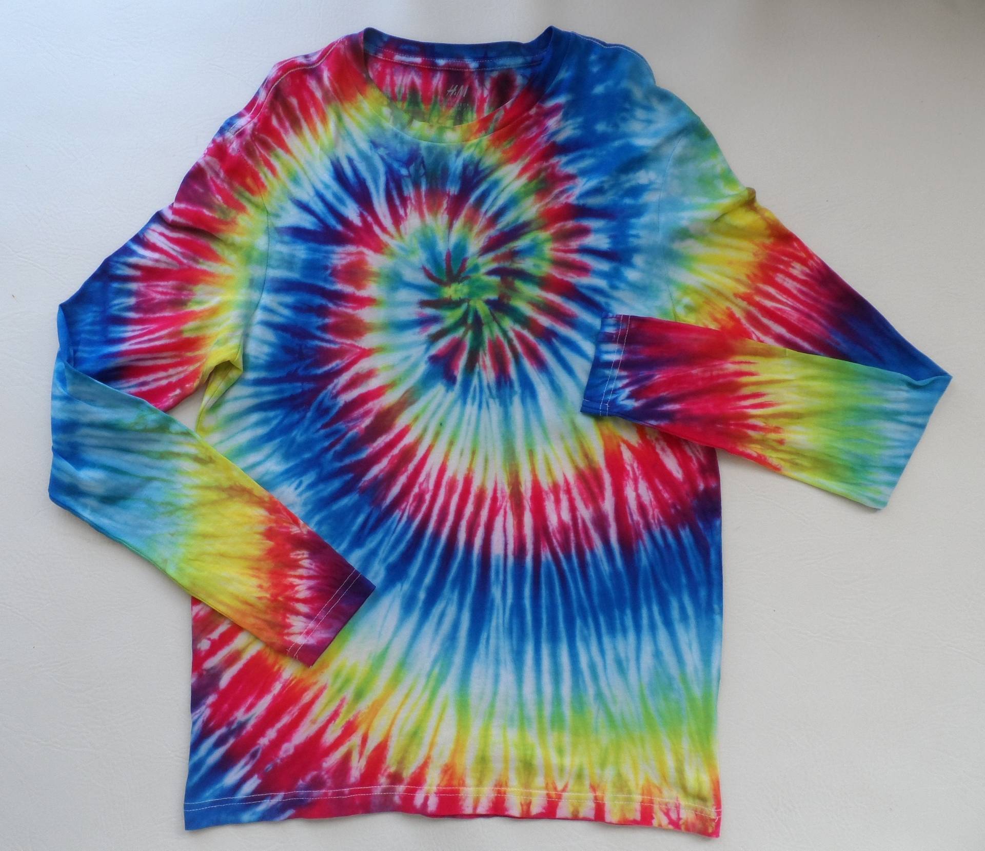 Hippie Langarmshirt Unisex Aus Deutschland Gr.s Batik, Tie Dye, Festival, Selbst Hangefärbt, Unikat Hippie Langarmshirt Unisex Aus Deutschland Gr.s Batik, Tie Dye, Festival, Selbst Hangefärbt, Unikat von Hippieshirt