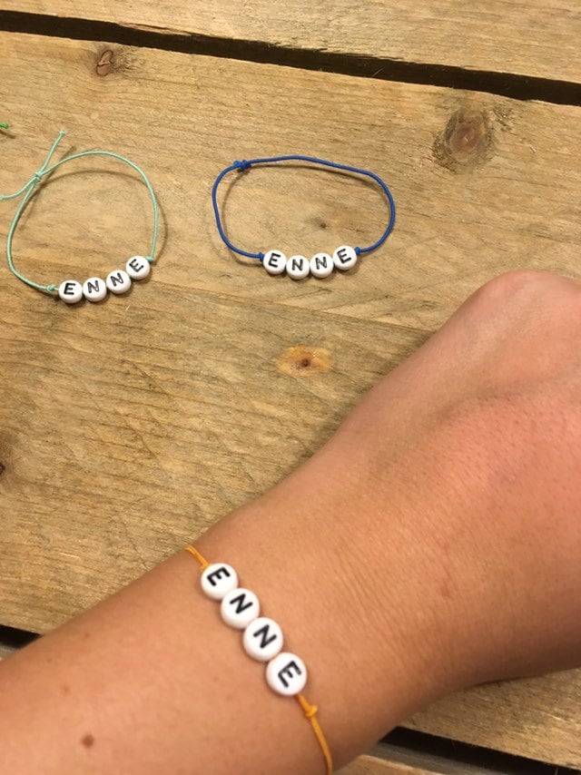 Ein Armband von HipvanWol