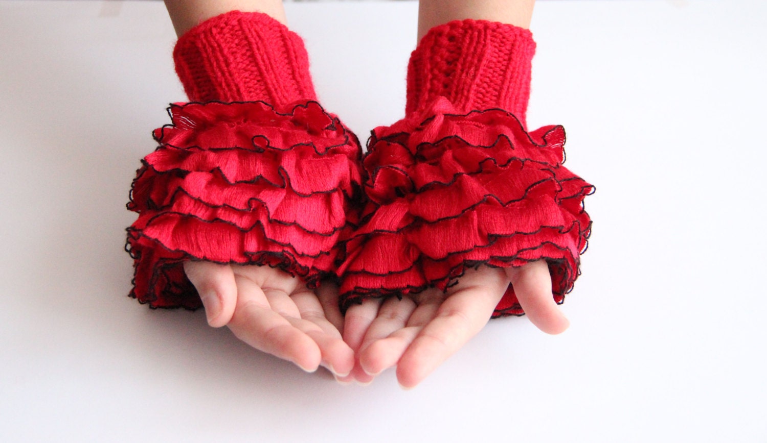 Fingerlose Handschuhe Handgestrickte Elegante Rote Handschuhe Mit Rüschen von HirasuAccessories