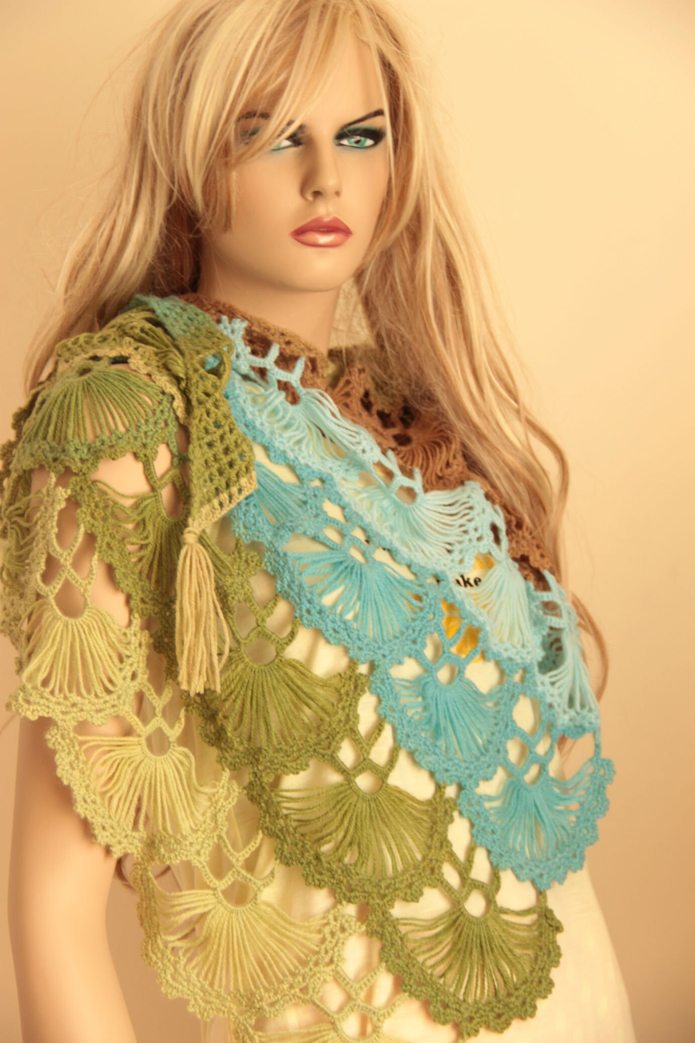 Gehäkelte Dreieckstuch, Cape Wickeln, Gehäkelter Shrug, Brautjungfer Geschenk Brautschal-Wrap, Accessoires von HirasuAccessories