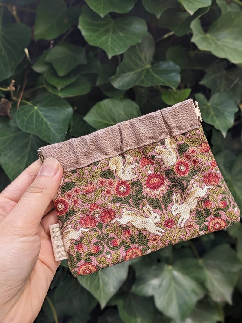 Kaninchen Und Eichhörnchen Mini-Taschen, Geldbeutel von HirokoSchuppHandmade