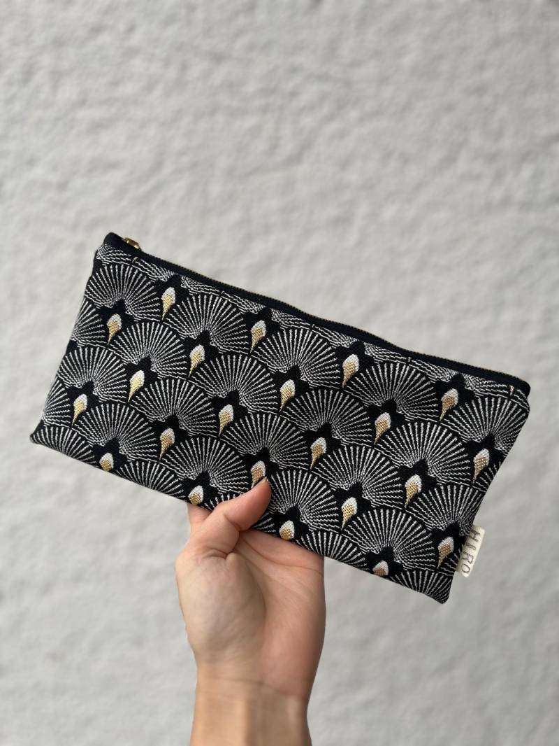 Mäppchen Schwarzer Pfau, 22cm von HirokoSchuppHandmade