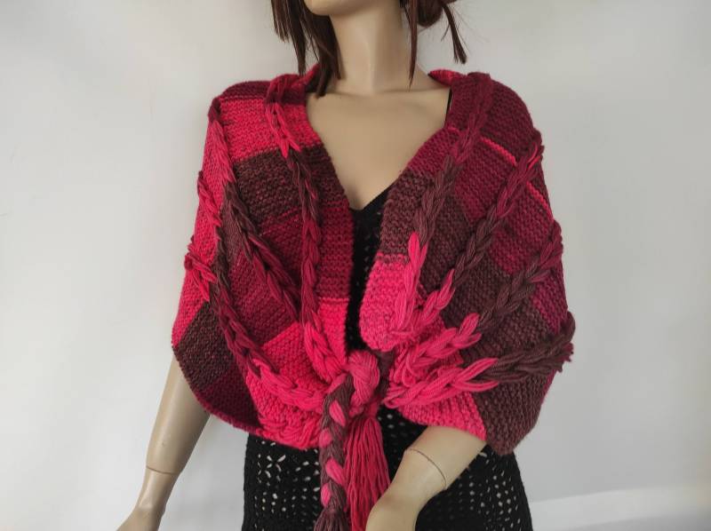 Handgefertigte Zopfmuster Schal Rot Lila Wollmischung Cover-Up von HislidenKnitwear
