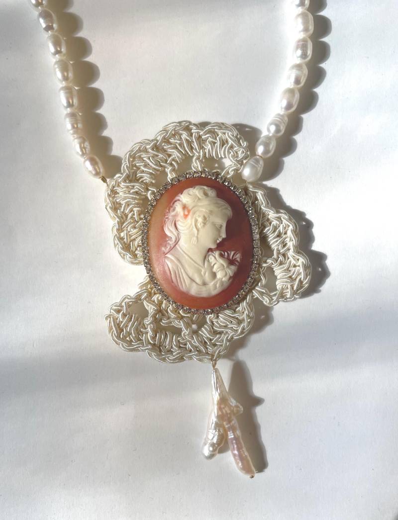 Cameo Gehäkelte Perlenkette von HistoryTimeTraveler