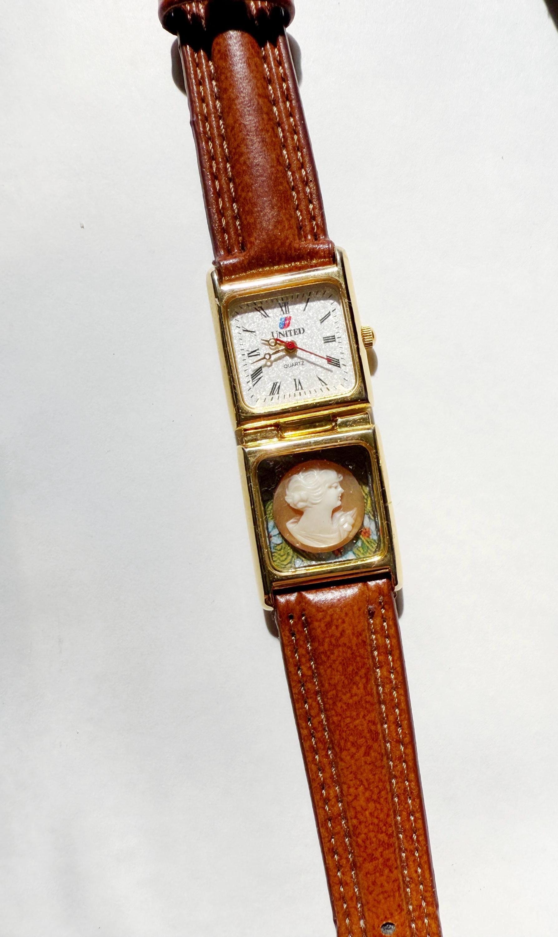 Galerie Wand Cameo Uhr von HistoryTimeTraveler