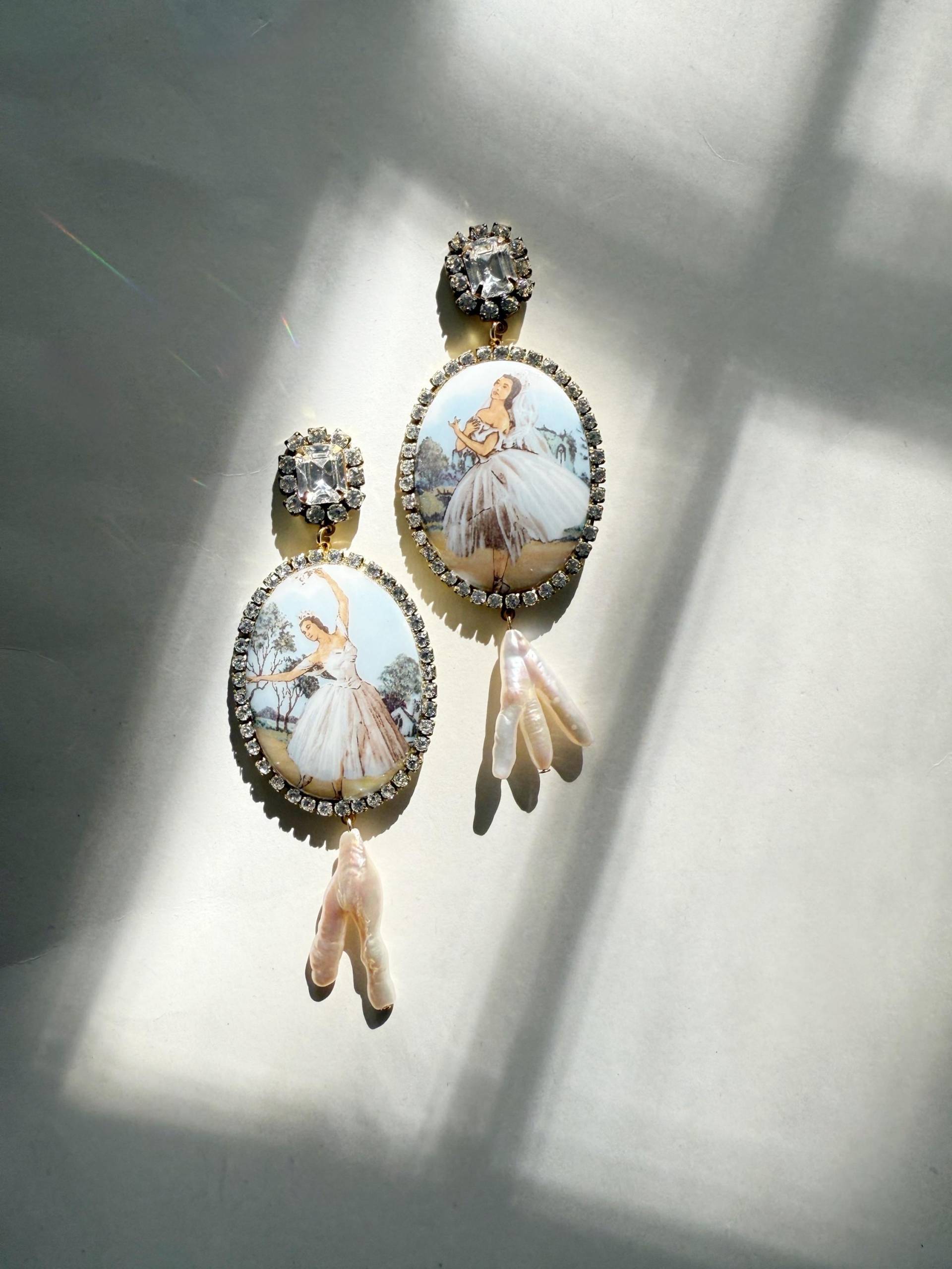 Schwanensee Strass Perlen Ohrringe von HistoryTimeTraveler