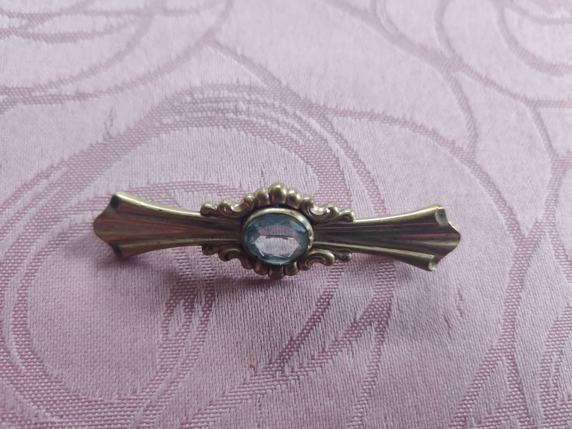 Art Deco Brosche, Vielleicht Doppelt, Etwas Beunruhigt von Historyprops