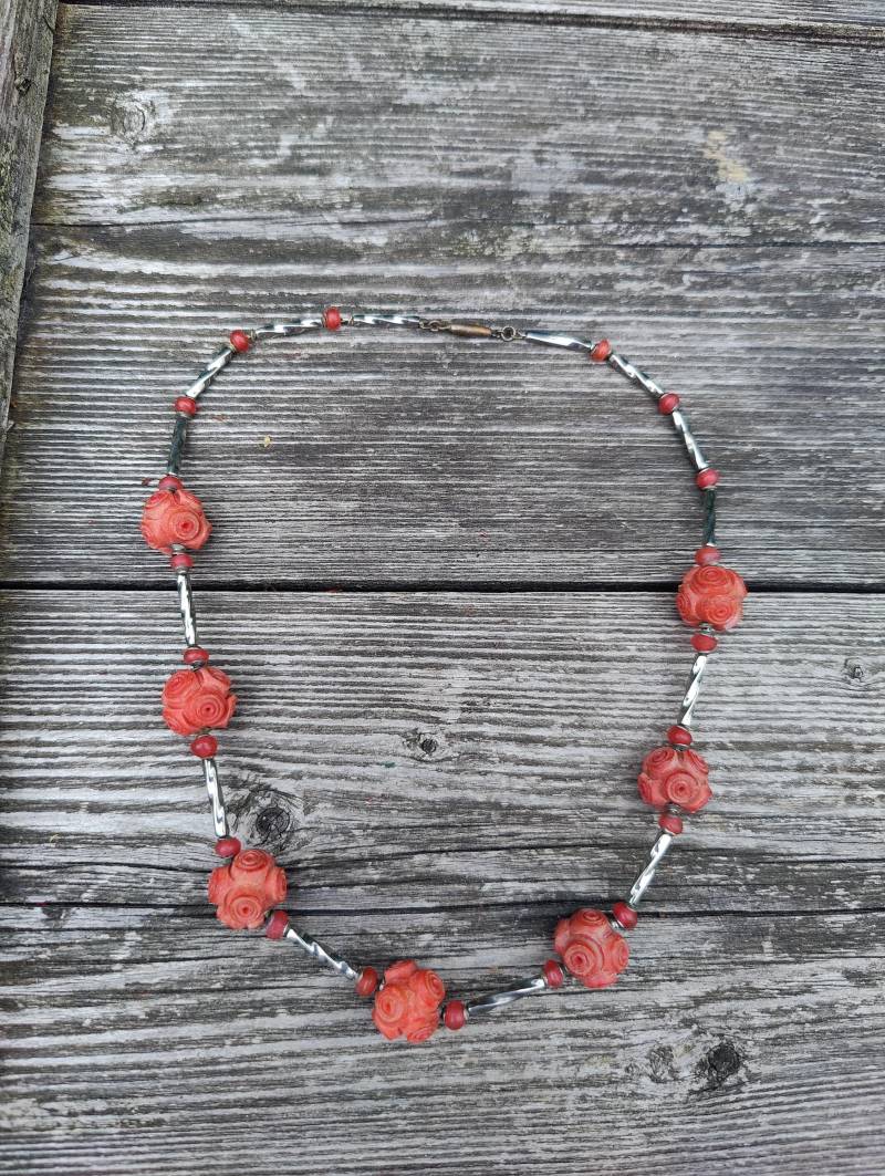 Jacob Bengel, Maschinenära, Art Deco Kette, Chrom, Blau, Silber Jacob Bengel, Maschinenära, Art Deco Kette, Chrom, Blau, Silber von Historyprops