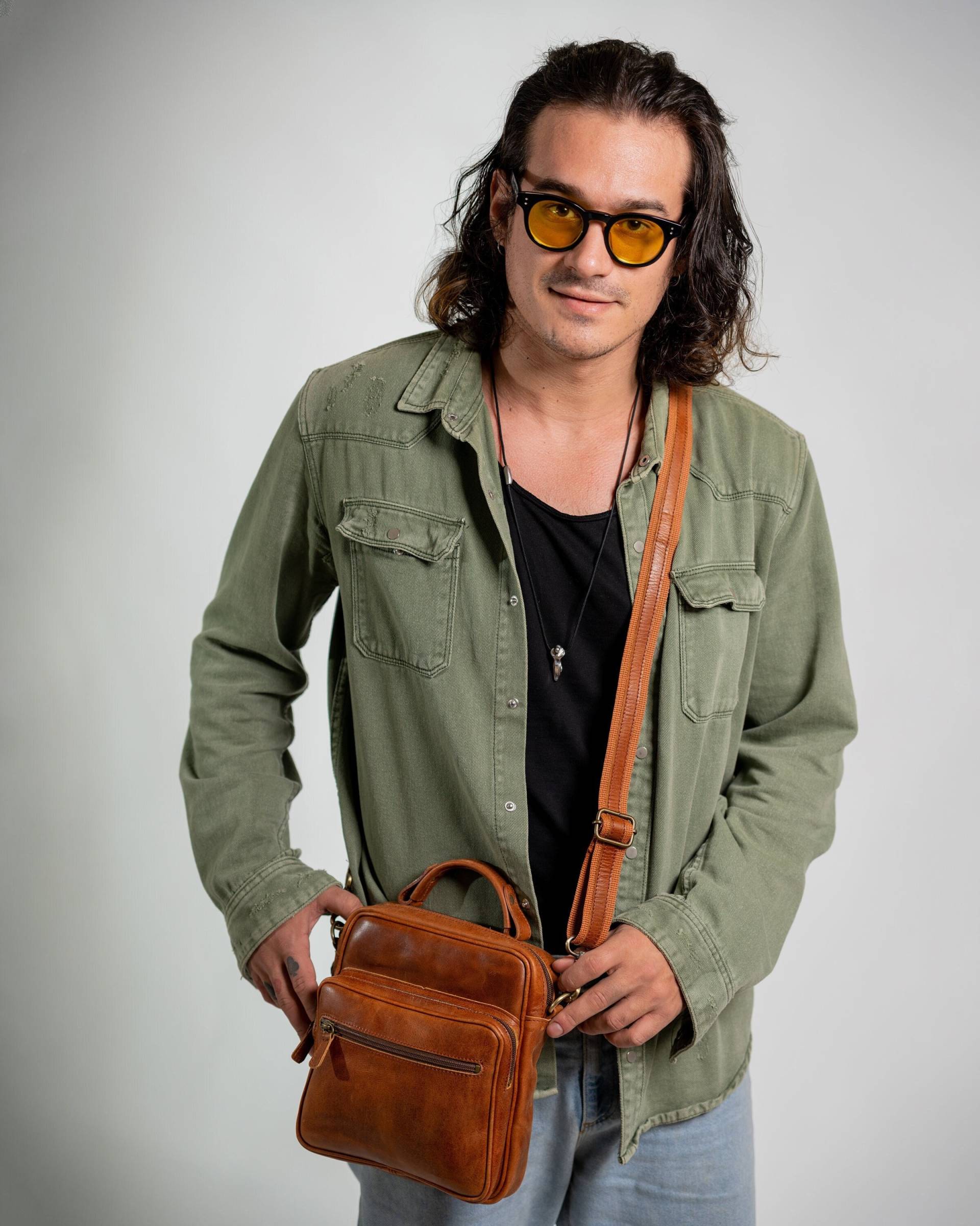 Braune Leder Crossbody Bag Handgemachtes Vollnarbenleder von HitonasCOM