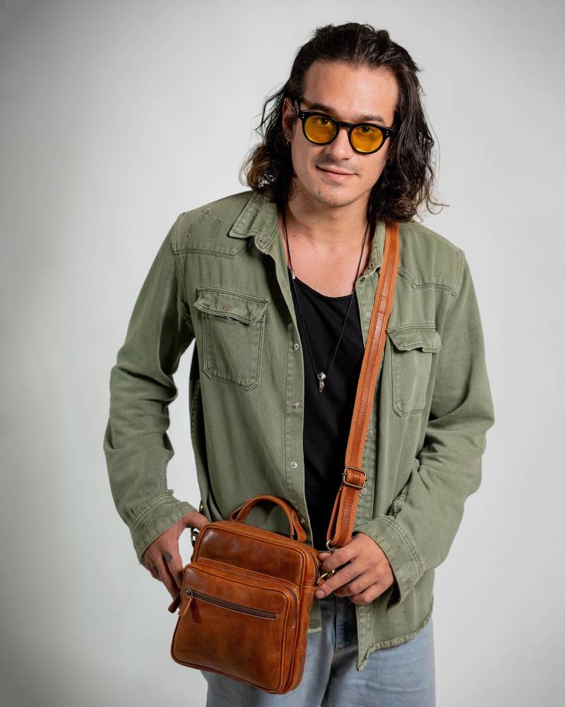 Braune Leder Crossbody Bag Handgemachtes Vollnarbenleder von HitonasCOM