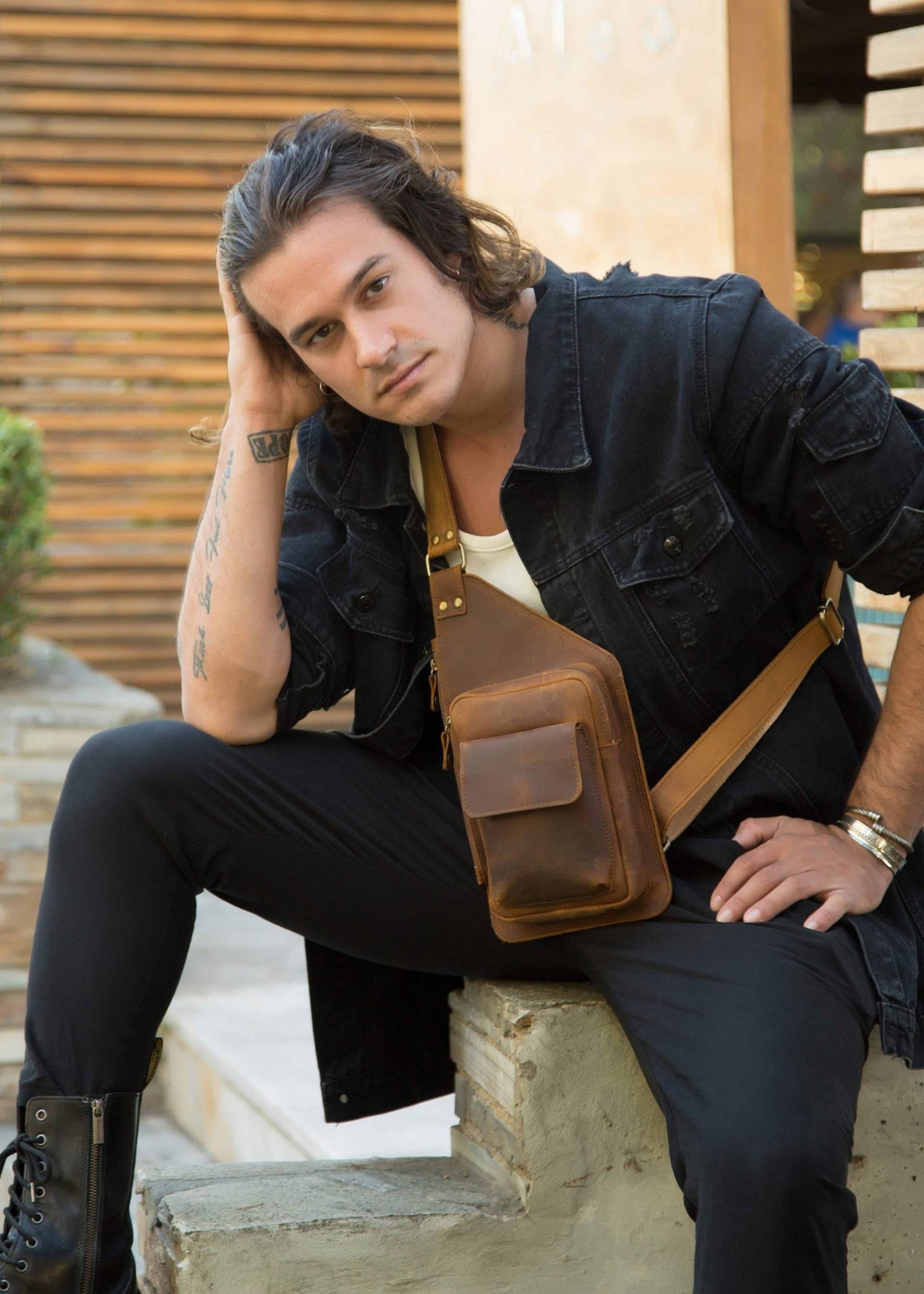 Brusttasche Aus Leder, Sling Leather Crossbody Bag, Handmade Ledertasche Herren von HitonasCOM