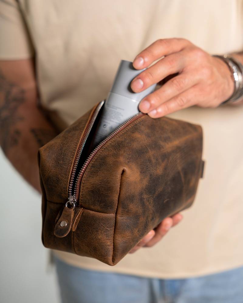 Handgemachte Leder Kulturtasche Für Männer Crete Reisekulturbeutel von HitonasCOM