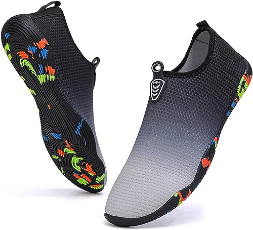 Hitopteu Badeschuhe Herren Damen Wasserschuhe Weich Leicht Schwimmschuhe Aquaschuhe, Schnell Trocknend Strandschuhe mit rutschfest Sohle, 01 Grau 36 EU von Hitopteu