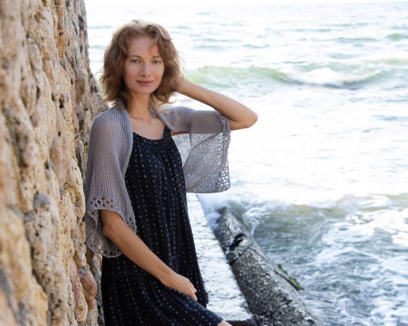 Graue Sommer Bolero Strickjacke Frauen Shrug Häkeln Baumwolle Jacke Plus Größe Strand Vertuschen Lose Vertuschung Stricknadel Offene Boho-Pullover von HitsKnits