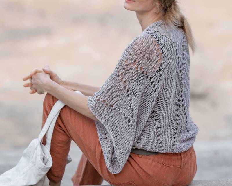 Sommerluft Shrug Graue Baumwolle Armabdeckung Handstricken Crop Cardigan Häkeln Leichten Pullover Boho Kimono Hochzeit Spitze Hippie Jacke Damen von HitsKnits