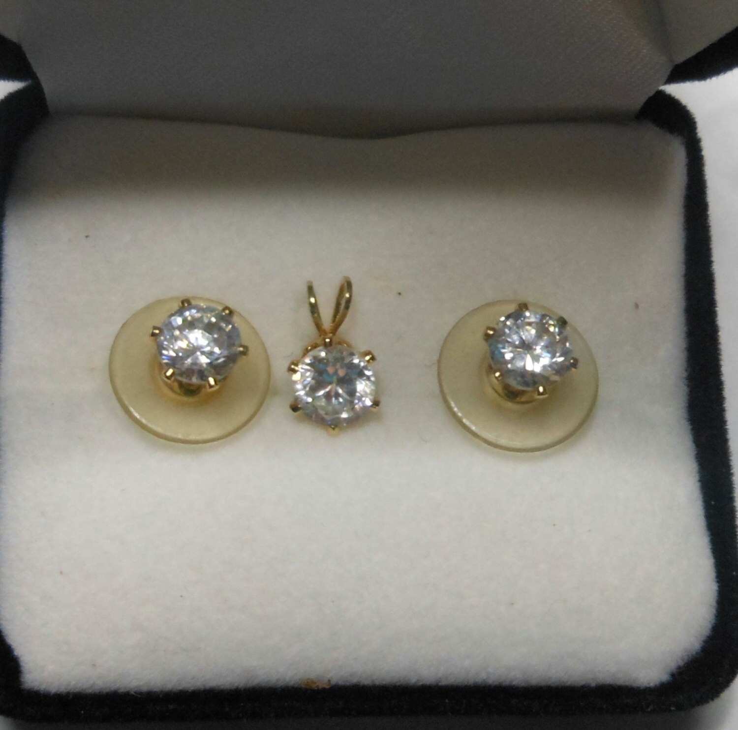 Simulierte Diamantohrringe Und Anhänger-Passender Anhänger Ohrringe Simulierte Diamantohrringe Und Anhänger-Passender Anhänger Ohrringe von Hittsonhouse